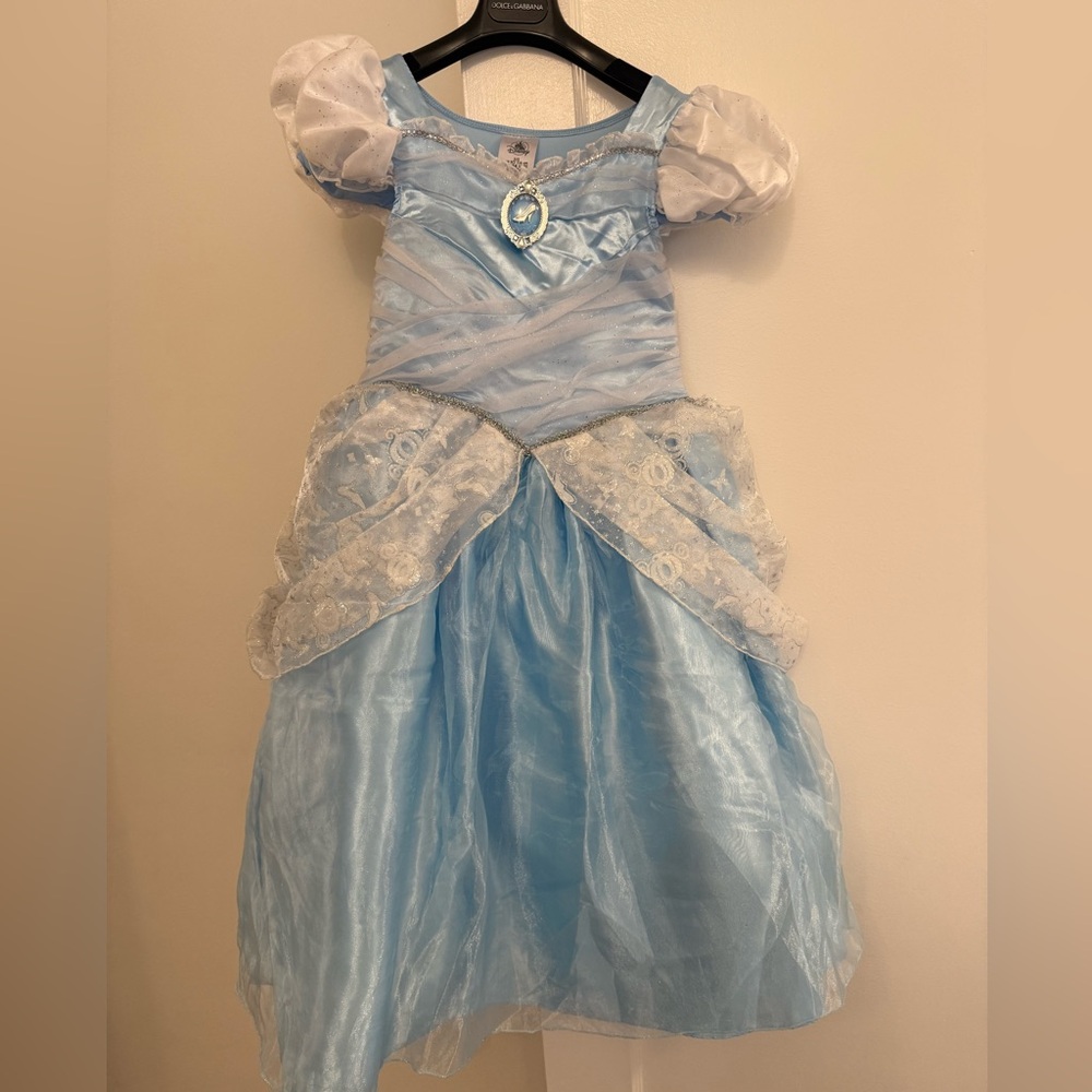 Disney Cinderella Costume 
Size 5/6